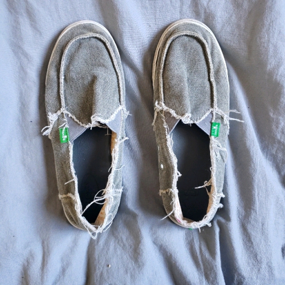 Sanuk Distressed Slip-ons Sz 8